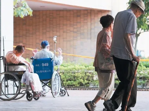 Nghỉ hưu tôi mới thấy, người nhiều tiền sống không sướng bằng kẻ nghèo rách nhưng có được "thứ này"