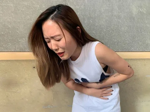 Cô gái 29 tuổi đẻ xong thấy cơ thể bốc mùi khó chịu, vào viện khám bác sĩ lắc đầu: "Đã quá muộn"