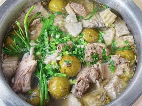 Cách nấu vịt om sấu chuẩn vị, thơm ngon như ngoài hàng