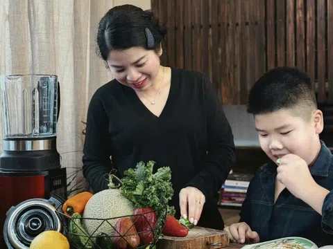 Lo con cân nặng ở mức báo động, mẹ đảm ra tay "làm cơm mang đi học", kết quả thật bất ngờ