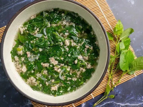 Loại rau có giá rẻ bèo, được ví là “vua sắt và canxi” nhưng phần tốt nhất lại hay bị vứt bỏ