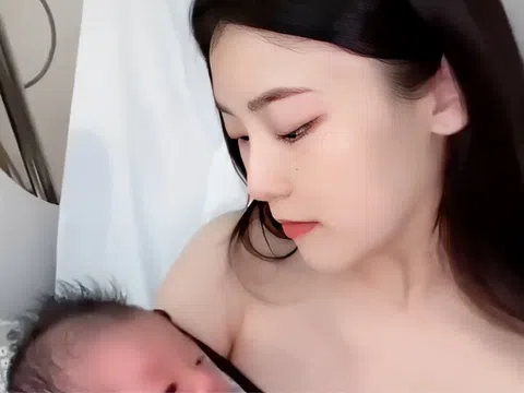 MXH bấn loạn trước nhan sắc “thần tiên tỷ tỷ” của cô gái trên bàn đẻ, nhìn sang người chồng họ liền đổi thái độ