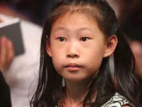 Bị chê quá xấu, bé gái Bố ơi! Mình đi đâu thế? nói "vì giống bố", khi trưởng thành chuẩn Hoa hậu tương lai