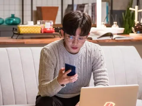 Hơn 1 năm sau ly hôn, vợ cũ nhắn tin "chúng ta tái hôn đi", tôi trả lời 6 từ