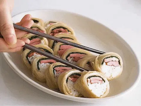 Chả cần rong biển bạn cũng có thể làm được kimbap bằng cách này, đơn giản mà ngon bất ngờ