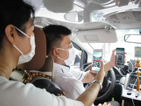 Từ 25/3, tài xế phải công khai thông tin gì với khách đi taxi?