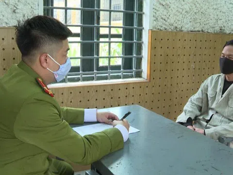 Người đàn ông điều khiển xe máy biển tứ quý 9999 lăng mạ, tát CSGT ở Phú Thọ