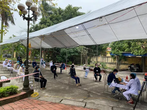 377 người tiêm chủng vắc xin COVID-19 ngày đầu tiên ở Việt Nam chưa ghi nhận phản ứng sau tiêm