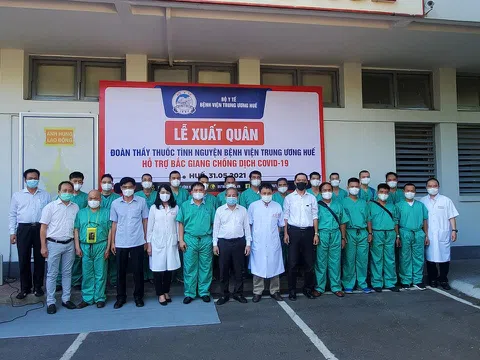Bệnh viện Trung ương Huế chung tay cùng Bắc Giang chống dịch COVID-19