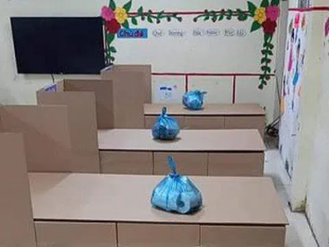 Gửi giường carton tặng cho các em nhỏ đang cách ly ở Điện Biên