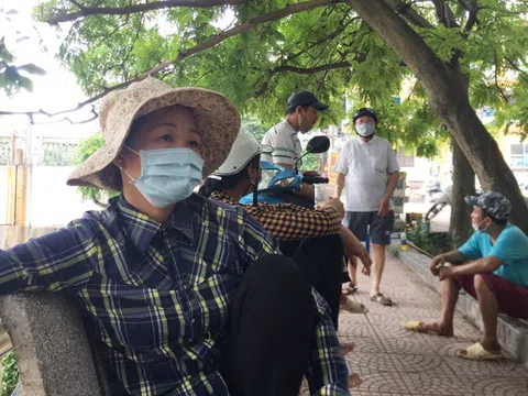 Người lao động tự do ở Hà Nội chật vật mưu sinh trong mùa dịch