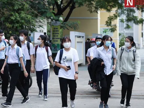 Tác phẩm “ Sóng” của Xuân Quỳnh làm dịu tâm lý sĩ tử trong buổi thi