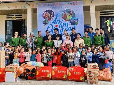 Hành trình mang “Áo ấm mùa đông" và “Bữa cơm có thịt” đến với trẻ em vùng cao tỉnh Lào Cai