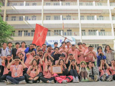 “Đốt cháy” không khí trường THPT Chuyên Sư Phạm bởi màn so tài vũ đạo trong ngày Flashmob Day