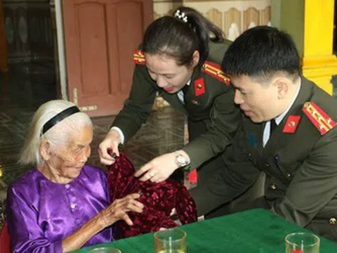 Mẹ Việt Nam anh hùng gần nửa thế kỷ khóc tìm 2 con liệt sĩ