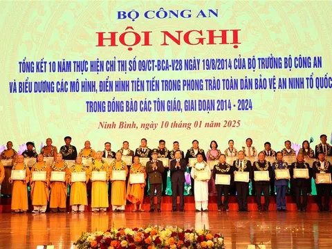 Tiếp tục nâng cao công tác phong trào toàn dân bảo vệ ANTQ trong đồng bào các tôn giáo