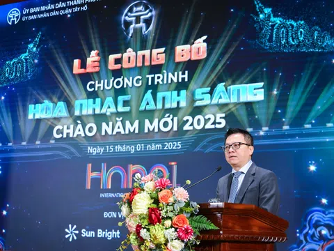 Chào năm mới, 2025 drone trình diễn trên bầu trời Hà Nội