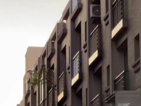 Bi kịch đẫm lệ mẹ nhốt con gái 21 tuổi trong nhà vệ sinh đến tử vong