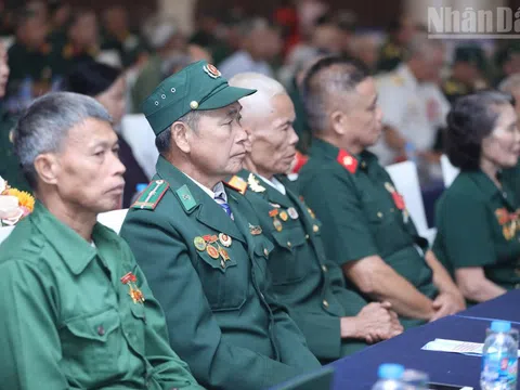 Trong năm 2026, ngân sách chi tặng 900.000 đồng/người cho người có công với cách mạng theo Nghị quyết 817 cụ thể như thế nào?