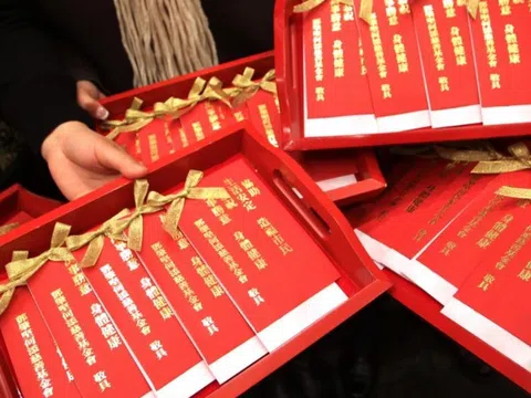 Dùng tiền mừng tuổi của con cưới vợ hai, người bố nhận “trái đắng”