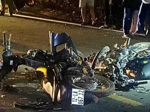 Hiện trường vụ 2 xe máy đối đầu, 4 thanh niên tử vong ở Lạng Sơn:  Xe máy nát bét, 2 nạn nhân là học sinh