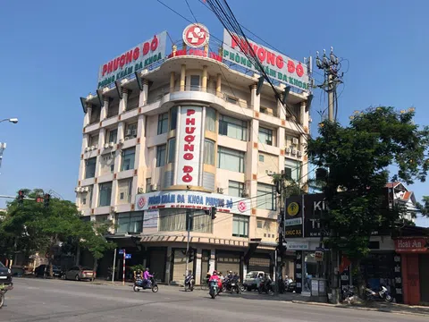 Dùng ngôn ngữ lạ khi khám bệnh, bác sĩ Trung Quốc ở Phòng khám đa khoa Phượng Đỏ bị xử phạt