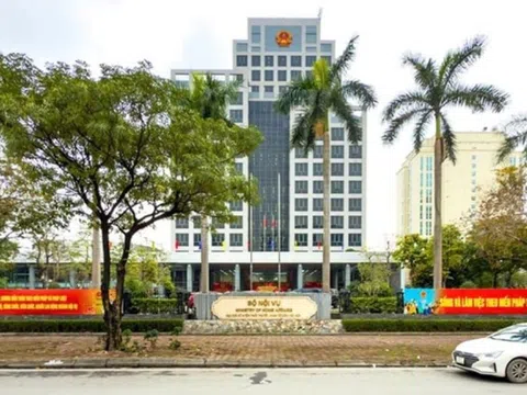 Bộ Nội vụ: Năm 2026 chưa ban hành chính sách tiền lương và phụ cấp lương đối với CBCCVC trước tăng lương cơ sở theo Công văn 12009, cụ thể ra sao?