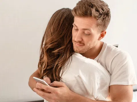 Chồng ngoại tình nhưng vẫn nói yêu vợ: Sự thật phía sau đàn ông