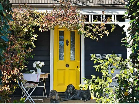 Những dấu hiệu phong thủy trong nhà khiến phụ nữ dễ hao tài, làm mãi không giữ được tiền