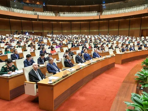 Đằng sau quyết định giữ lương cơ sở 2,34 triệu đồng của Quốc hội là con số ngân sách “khổng lồ”