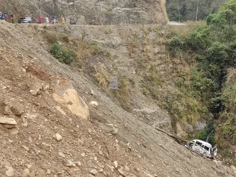 Thảm kịch sau chuyến hành hương: Xe buýt lao khỏi đường gần đền Manakamana Temple, ít nhất 7 người thiệt mạng