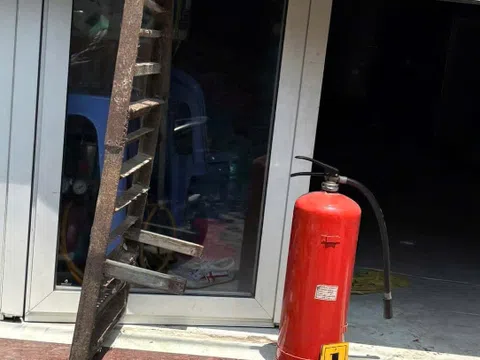 Nghi án chồng tự thiêu khiến vợ và con trai bị bỏng nặng: Hé lộ nguồn cơn sự việc