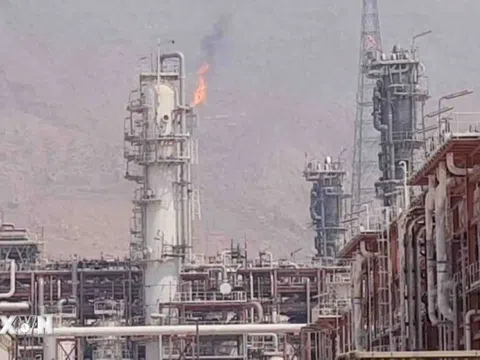 Xung đột leo thang, giá năng lượng toàn cầu “dựng đứng” chỉ sau một đêm