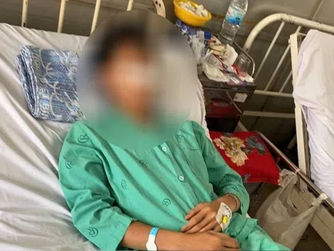 TP.HCM: Nam sinh lớp 11 bị đánh hội đồng gãy mũi ngay sau giờ tan học