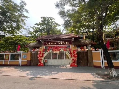 Xác minh học sinh lớp 4 nghi bị cô giáo đánh chấn thương tay vì quên vở