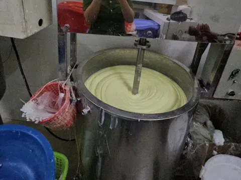 Cận cảnh "công xưởng" sản xuất kem trộn giả thương hiệu nổi tiếng như OLAY, ABUTINE C3C, Bạch Ngọc Liên, Vaseline quy mô "khủng" ở TP.HCM