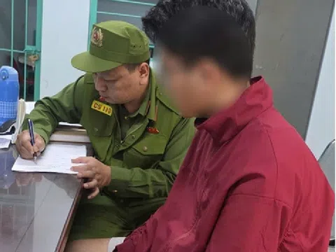 Nam thanh niên 16 tuổi bị bắt quả tang quay lén nhà vệ sinh nữ tại trung tâm hành chính: Hé lộ danh tính, lời khai