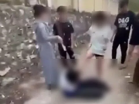 Thanh Hóa: 3 nữ sinh dùng mũ bảo hiểm đánh bạn bất tỉnh tại chỗ