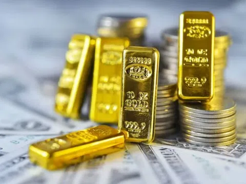 Thị trường vàng biến động: Tiệm vàng "xả hàng" ồ ạt, khách hàng lỗ ngay khi mua