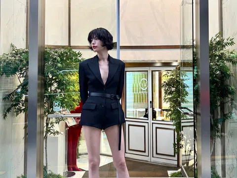 "Mỹ nhân đẹp nhất thế giới" cao 171 cm, luôn nặng dưới 50kg nhờ một thói quen khi bụng rỗng