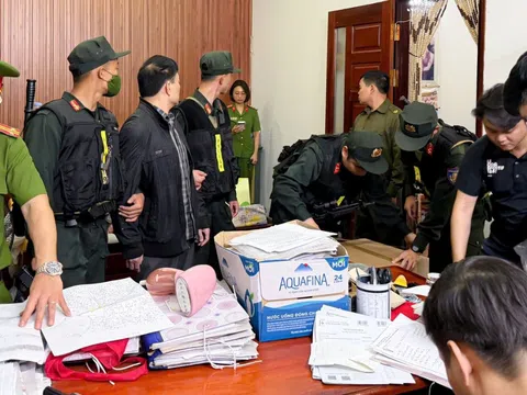 Chuyên án đặc biệt của Phú Thọ: Hơn 200 cán bộ chiến sĩ tham gia phá án, bắt nhiều giám đốc, thu súng, đạn, sổ sách kế toán liên quan tội phạm cộm cán