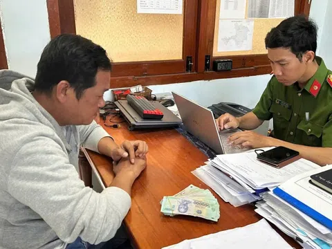 Táo tợn: Bám theo người phụ nữ rút tiền ở cây ATM, luồn tay lấy 90 triệu đồng, nhưng tẩu thoát bất thành