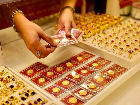 Giá vàng chiều 27/3: Bật tăng bất ngờ cuối phiên, giá vàng SJC chạm 171,6 triệu đồng/lượng