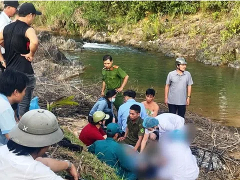 Thương tâm: Hai nữ sinh lớp 9 tử vong khi nắm tay nhau lội suối