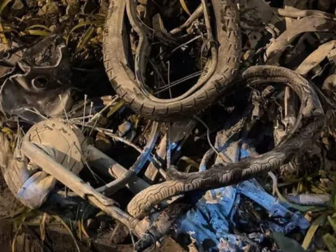 Hà Nội: Tàu khách tông xe máy, hai cô gái 23 tuổi tử vong thương tâm