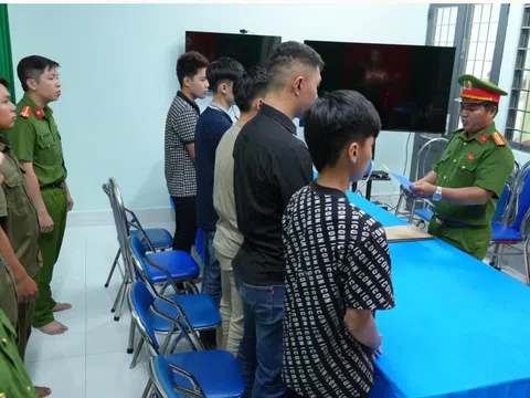 Bắt tạm giam 3 người trong vụ truy đuổi, đập phá ô tô ở Đồng Tháp