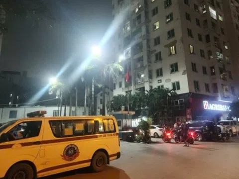 Hà Nội: Nam sinh lớp 10 rơi từ tầng cao chung cư tử vong, công an phong tỏa hiện trường