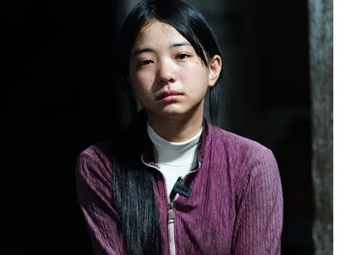 Cô bé 16 tuổi nuôi 3 em lên tiếng khi bị tung tin mẹ "quay lại vì tiền"