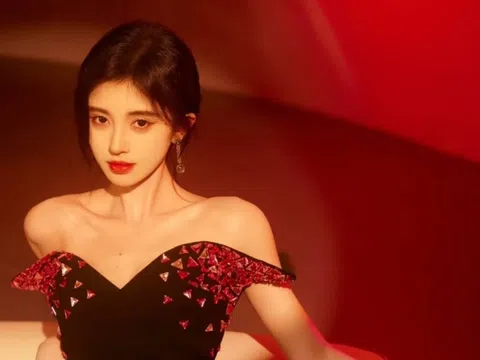 "Mỹ nữ 4.000 năm có một" vướng nghi vấn trốn thuế