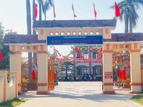 Hiệu trưởng trường tiểu học ở Quảng trị bị đình chỉ để điều tra dấu hiệu “chạy” hợp đồng